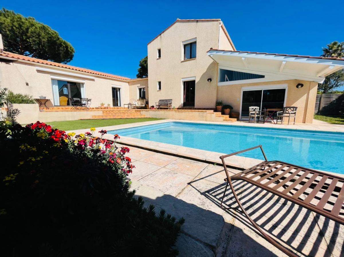 Annexe Des Pins - Studio Gite Avec Piscine & Climatisation Villeneuve-lès-Béziers Kültér fotó